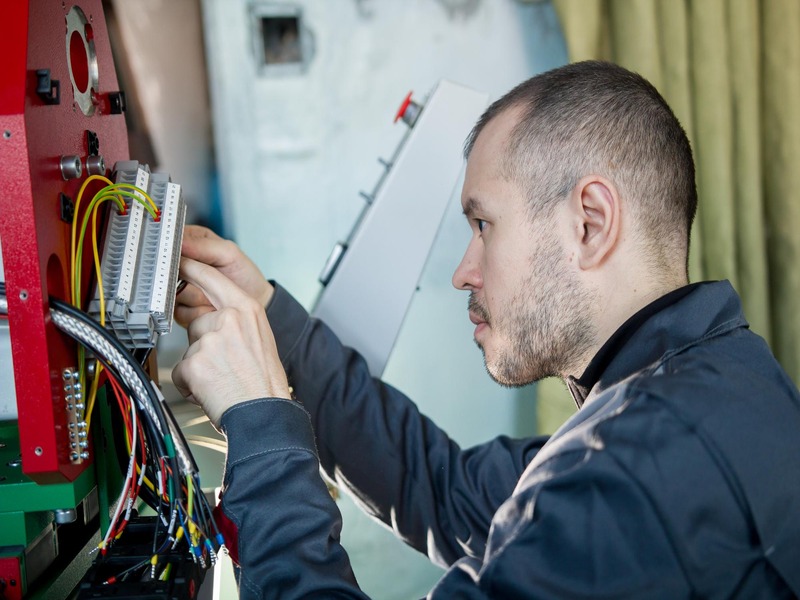 Different types of Electrical specialists